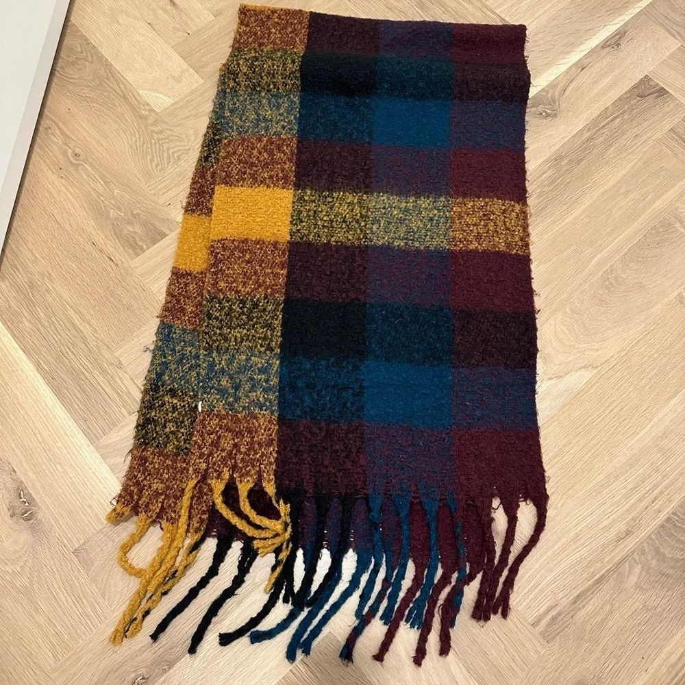 Multicolor Plaid Women's Scarf